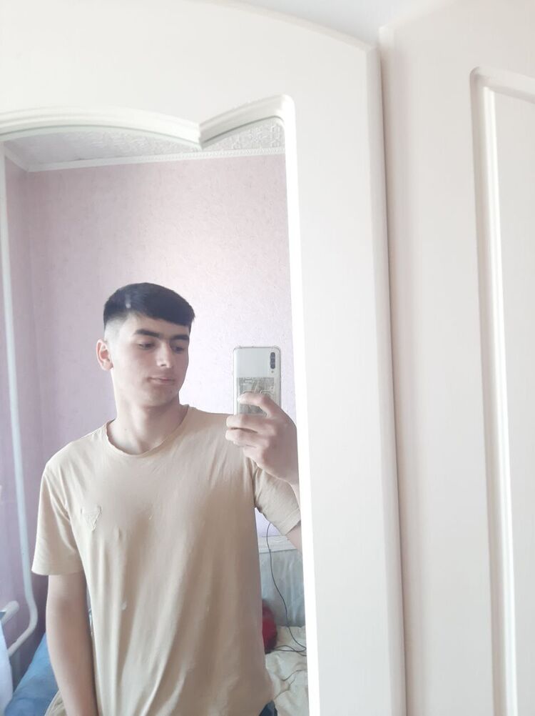  43829027  , 19 ,    