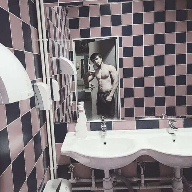  31873707  , 28 ,    
