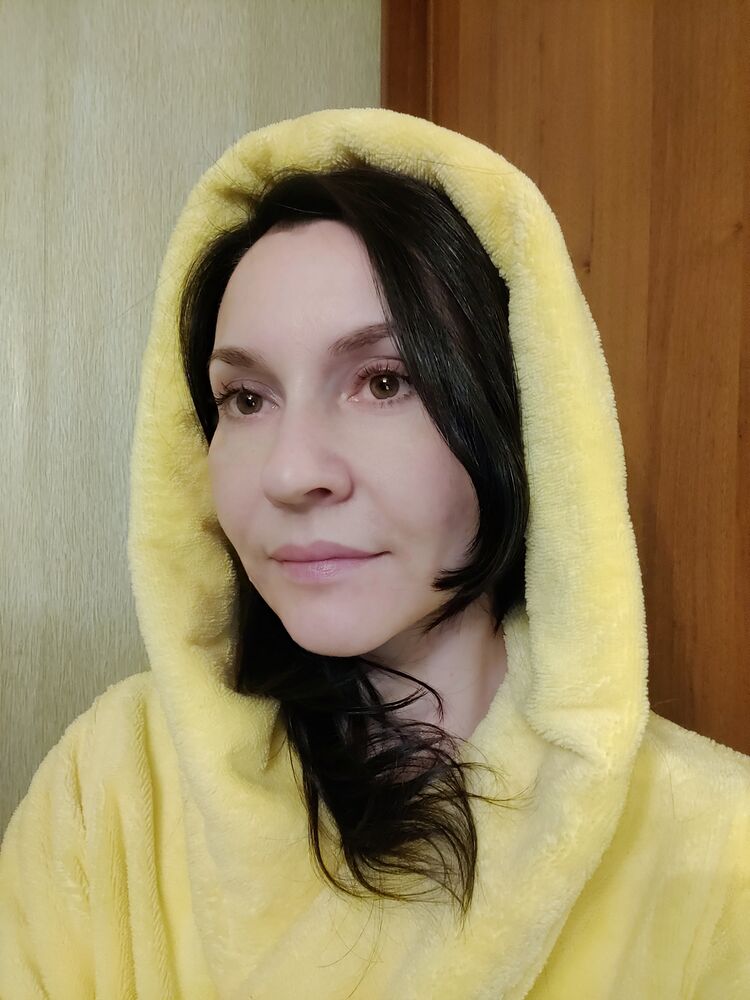  ,   Anna, 46 ,   c 