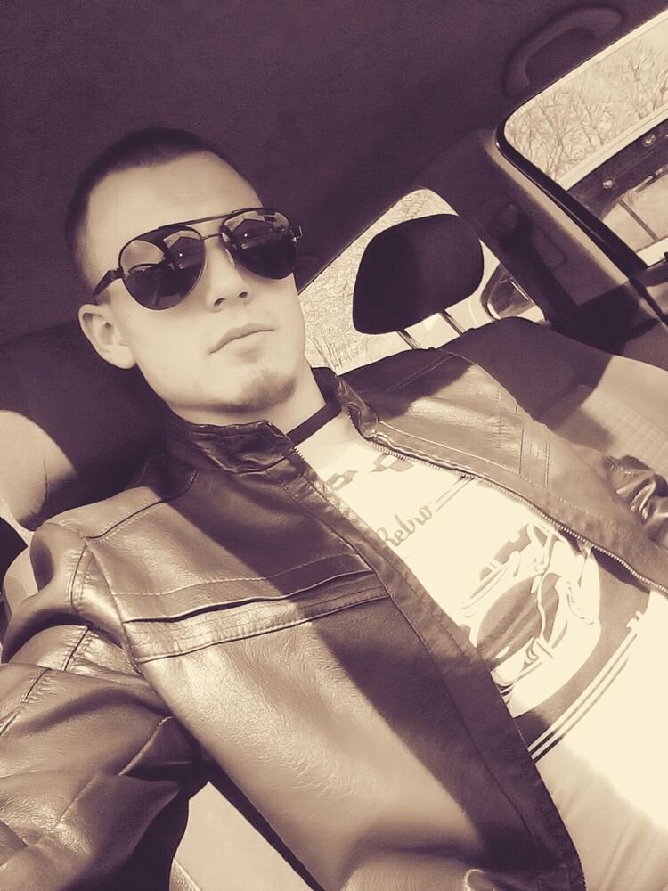  ,   Yuriy, 33 ,   