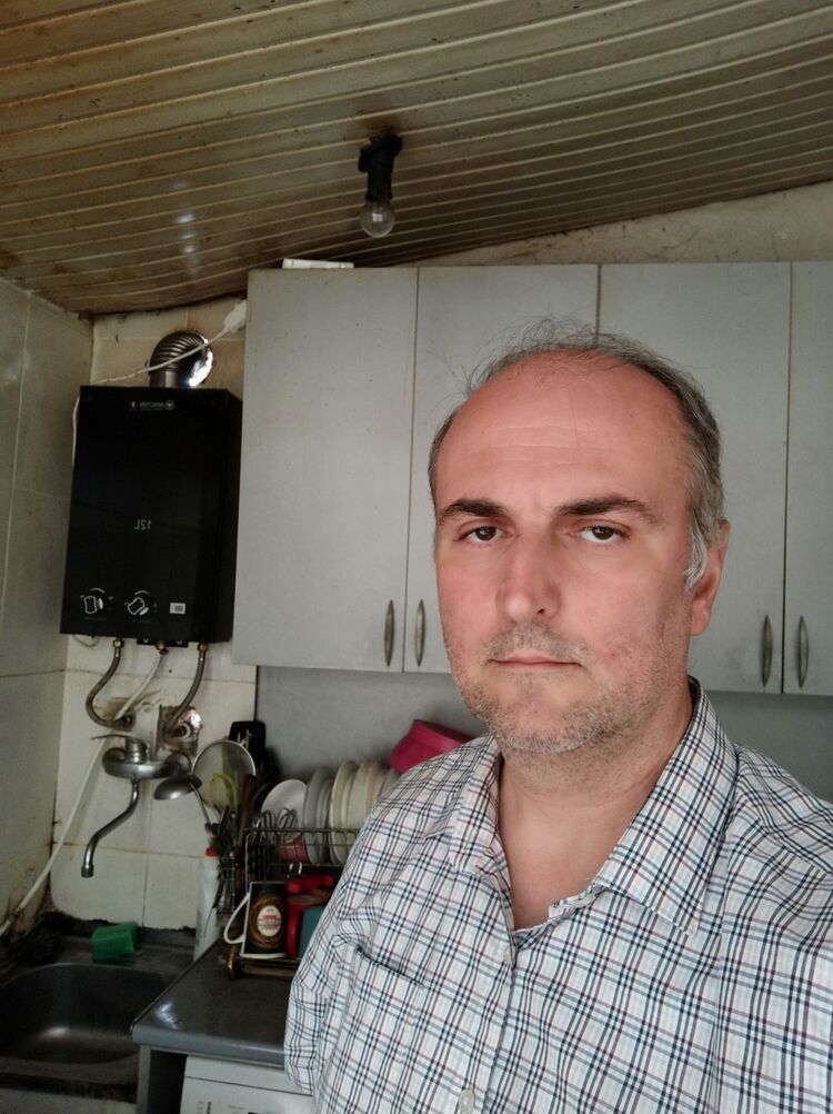  27411137  Konstantine, 50 ,    