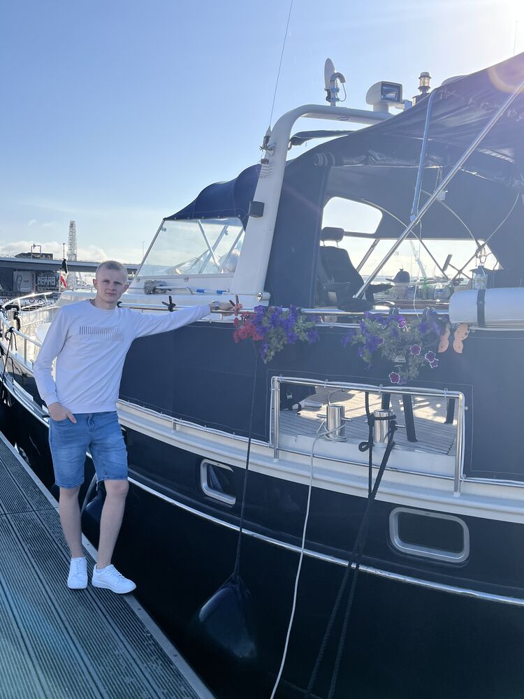  53881957  Vasyl, 25 ,    