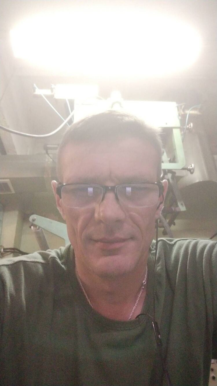  25752927  , 52 ,    