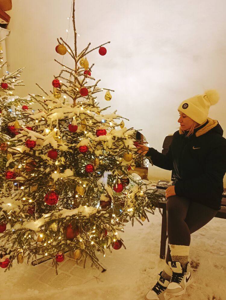  49725237  Ulyana, 26 ,    