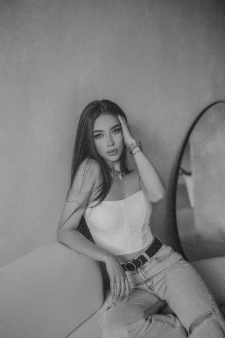  ,   Marina, 28 ,   ,   