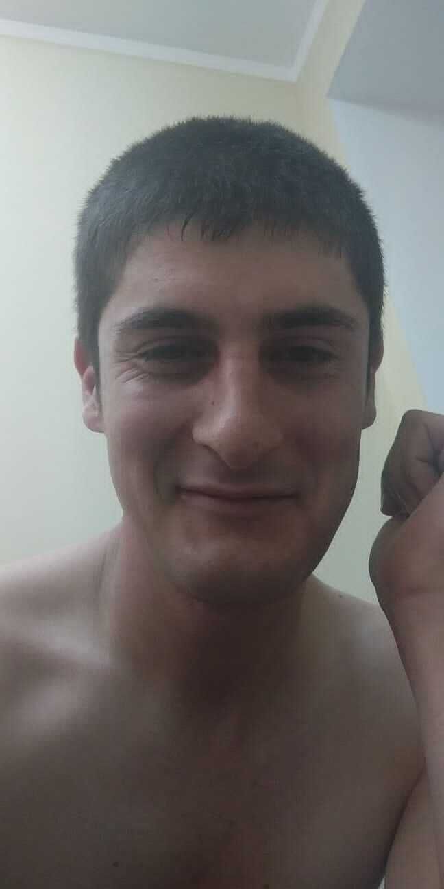 33977427  Mek, 32 ,    