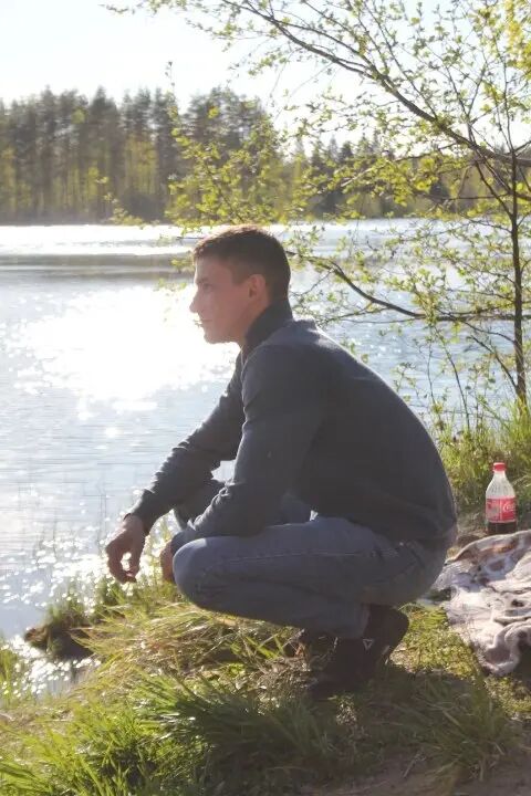  41297077  Viktor, 35 ,    