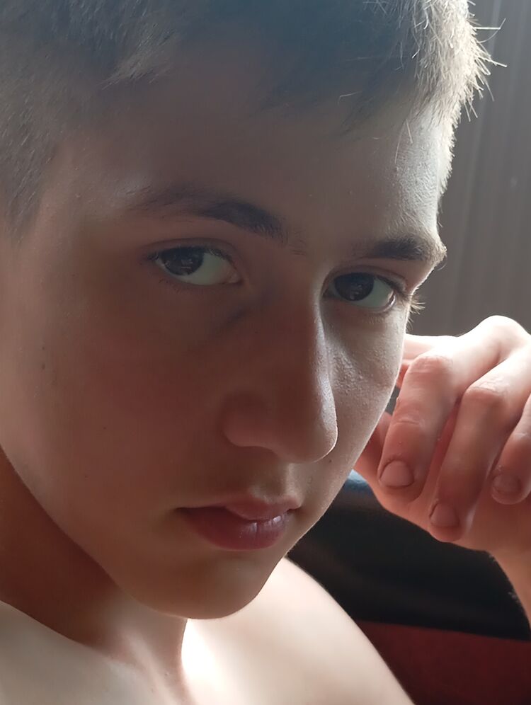  48679277  , 19 ,    
