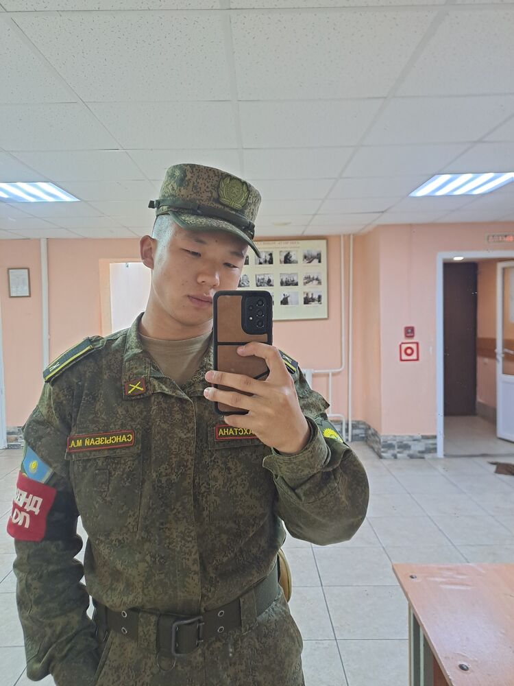  37287557  , 24 ,    