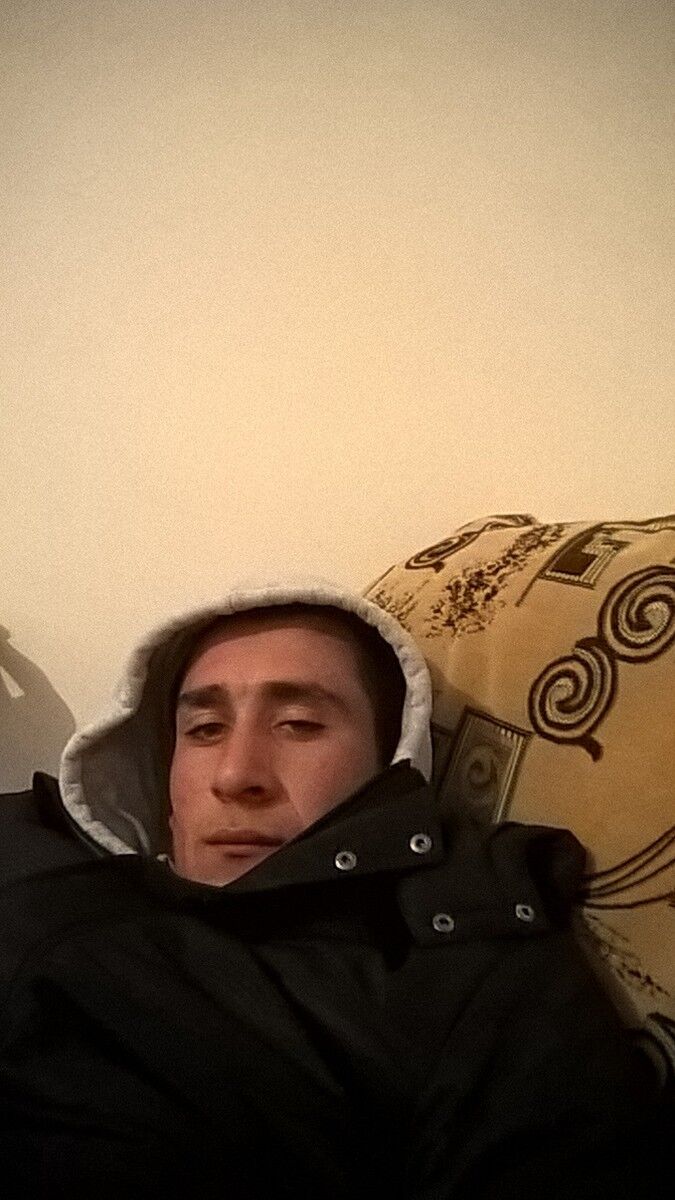  8857367  Hrant, 30 ,    