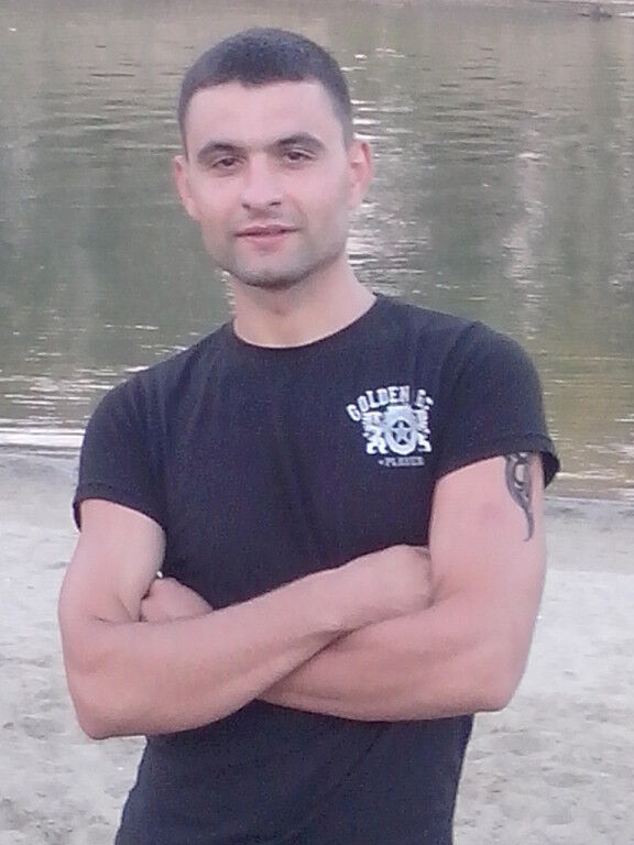  ,   Slava, 33 ,  