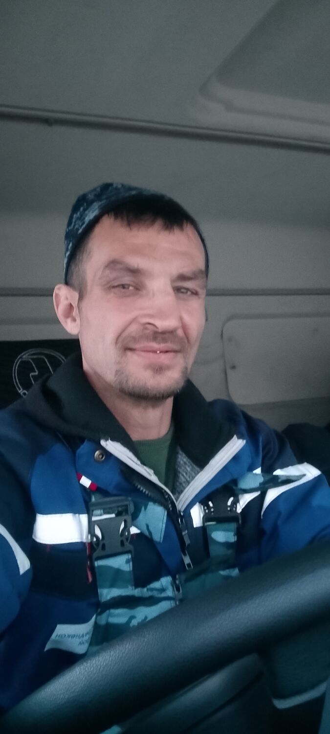  48354027  , 42 ,    