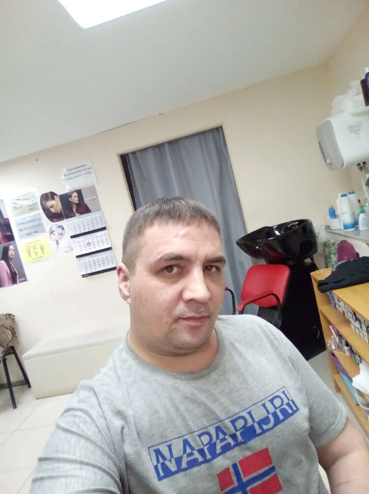  36413317  Sergei, 42 ,    