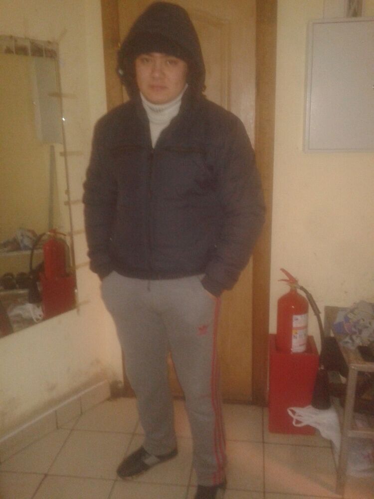  6858787  Timur, 33 ,     