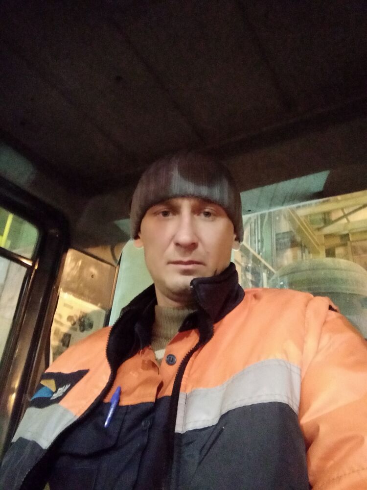  ,   Sanj, 39 ,   ,   