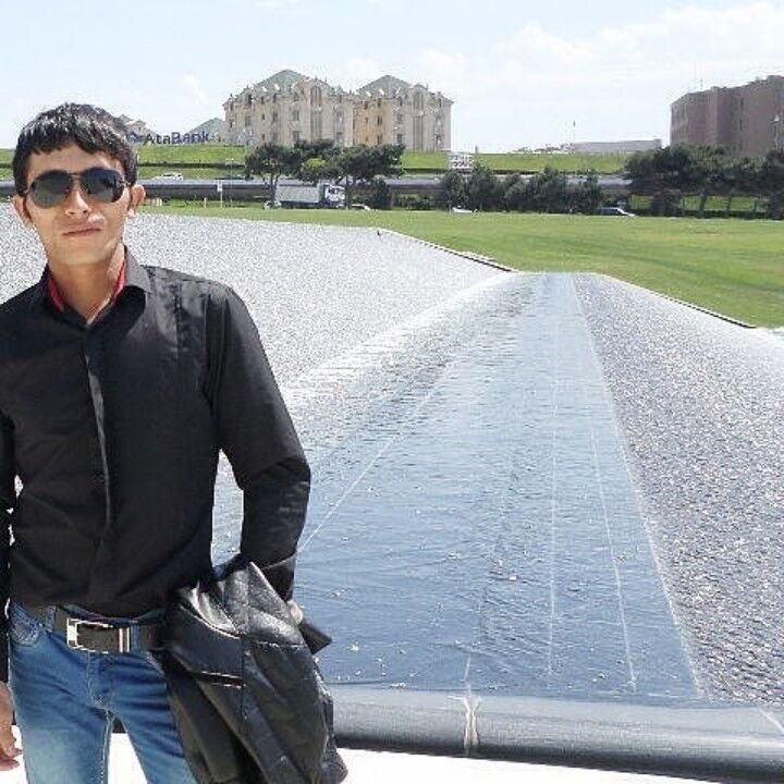  ,   Bobur, 37 ,   ,   , c 