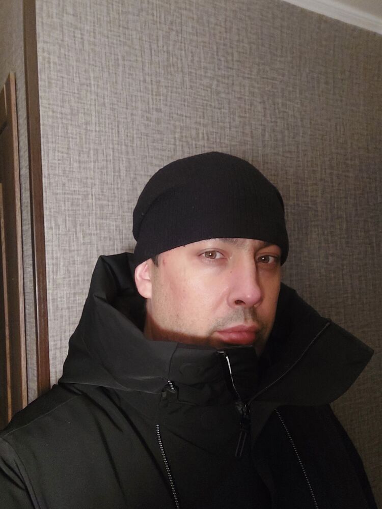  33096877  Anton, 38 ,    