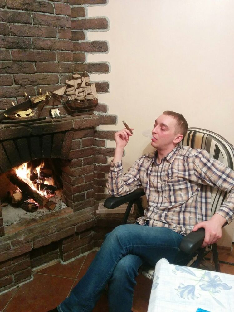  15122037  Andrey, 32 ,    