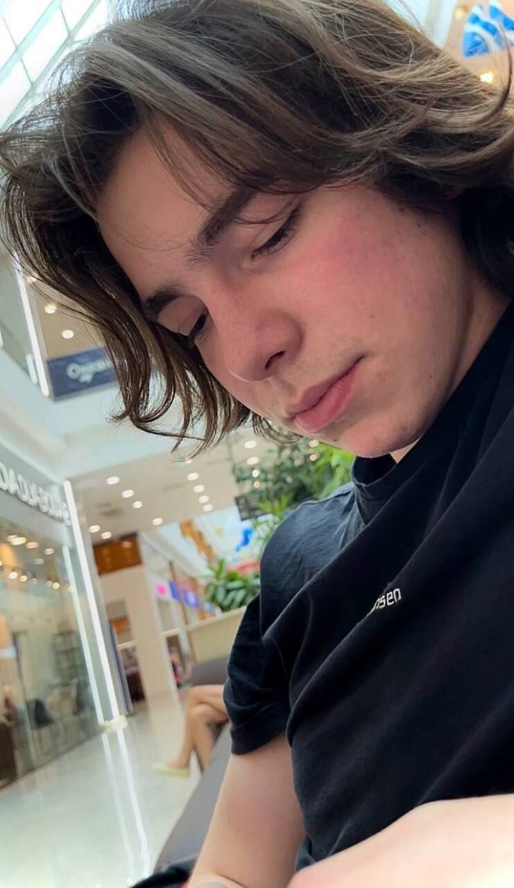  36639687  HellBoy, 21 ,    