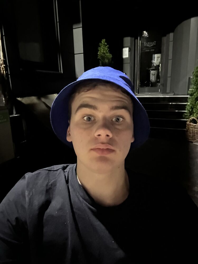  ,   Aleks, 20 ,   ,   