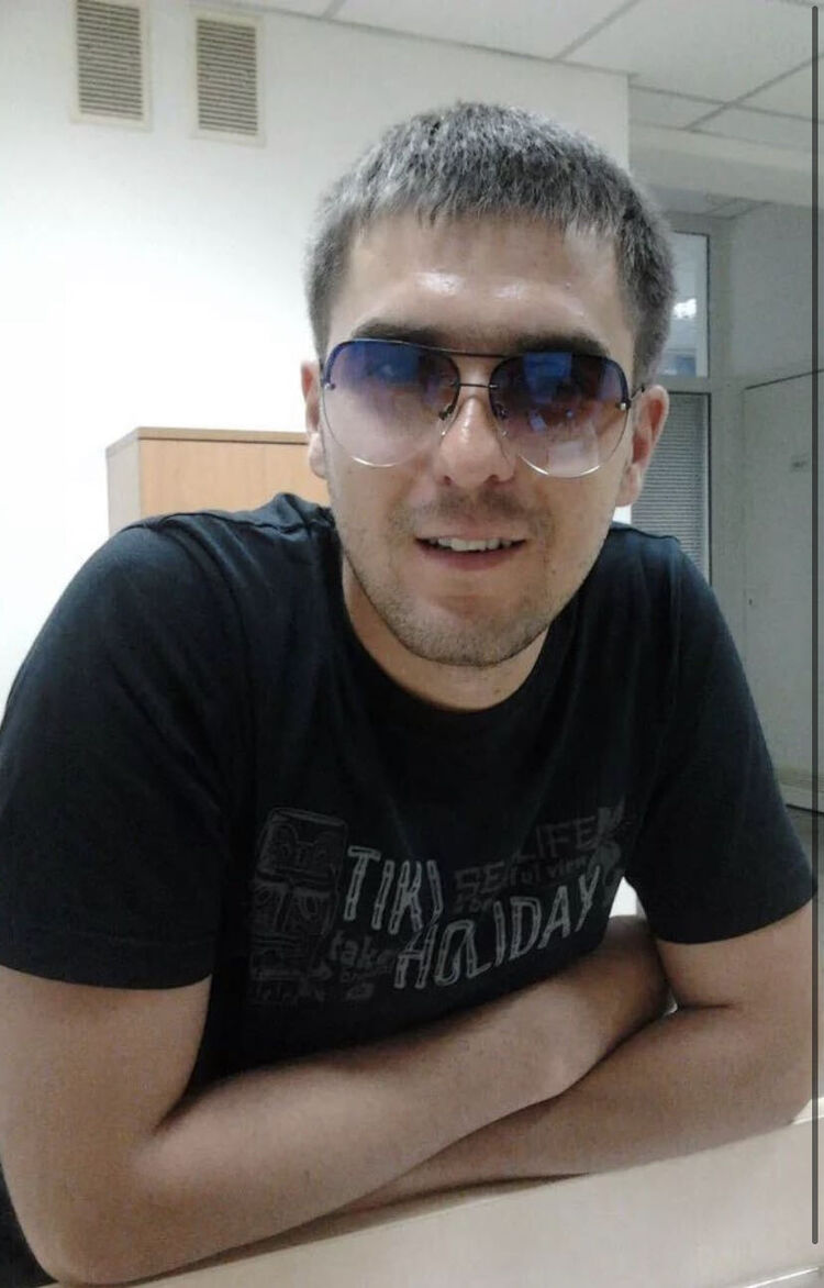  35716687  , 42 ,    