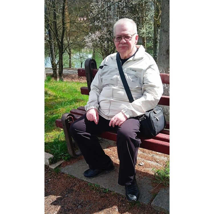  43041667  John, 63 ,    