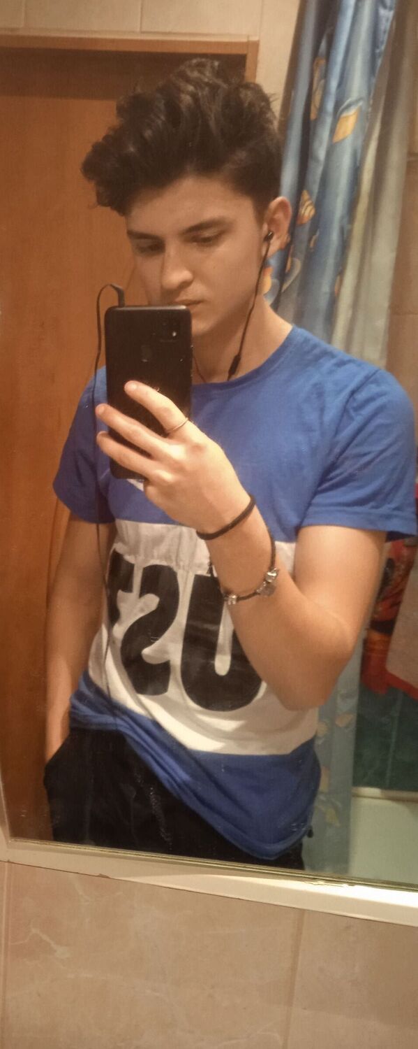  43028337  , 21 ,    