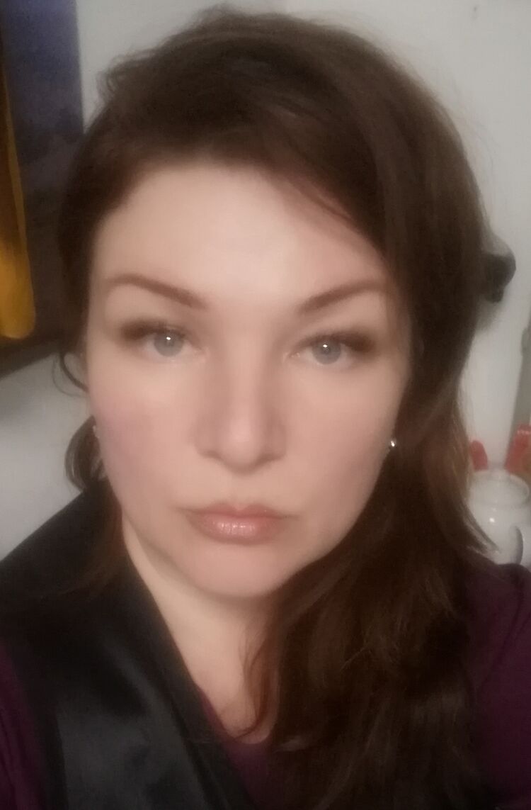  33290257  Elena, 46 ,     