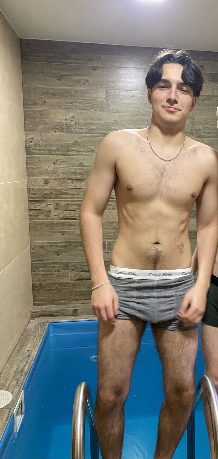  ,   Nikita, 20 ,   ,   