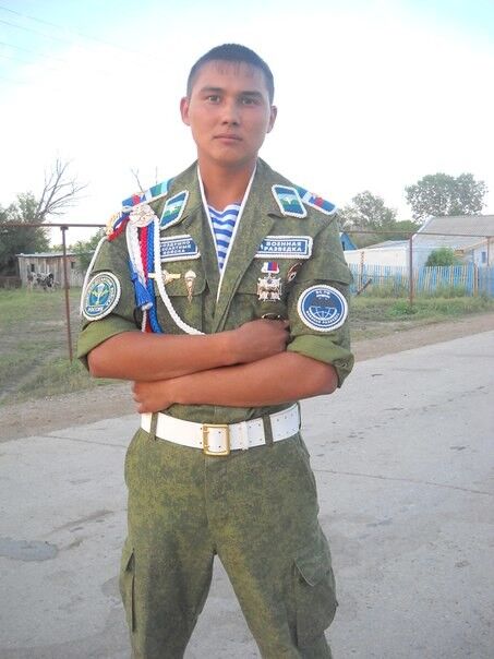  ,   Artem, 33 ,   