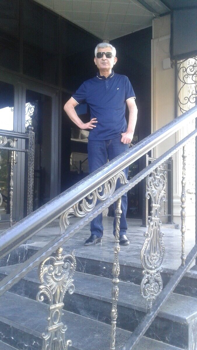  21086047  Etibar, 60 ,    