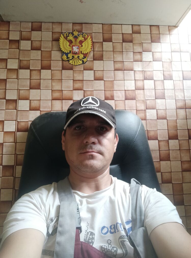  46937257  , 39 ,    