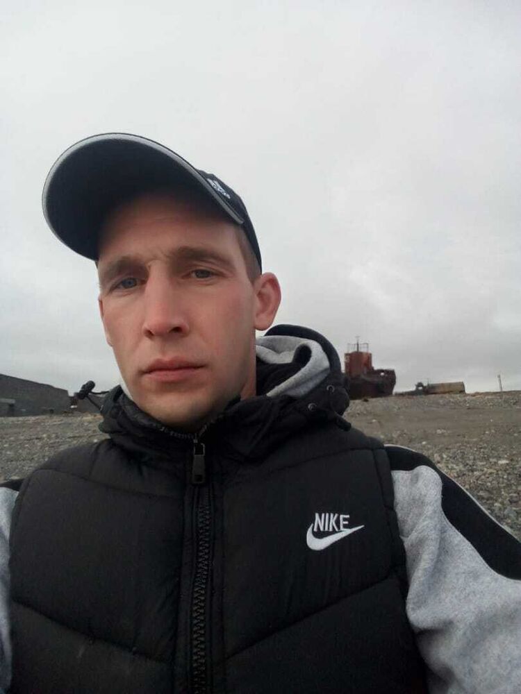  -,   Ilya, 37 ,   ,   , c , 