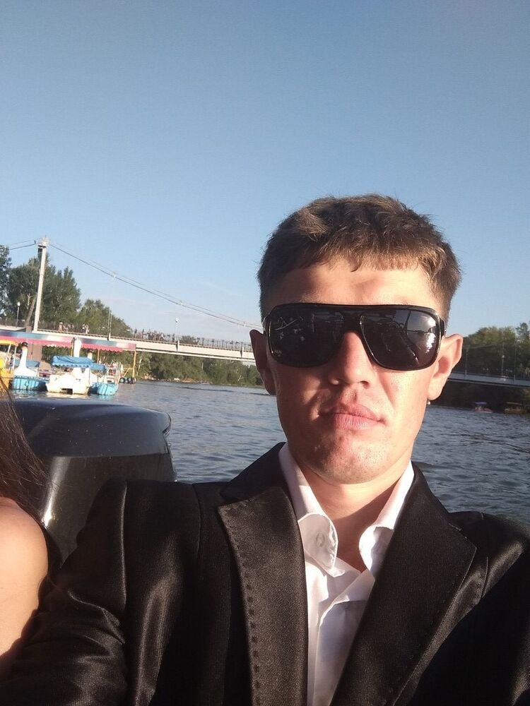  ,   Azamat, 32 ,   ,   , c , 