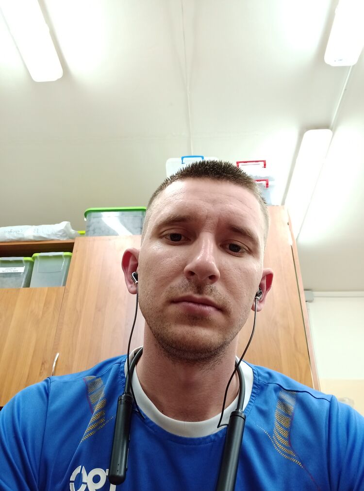  45166917  , 33 ,    