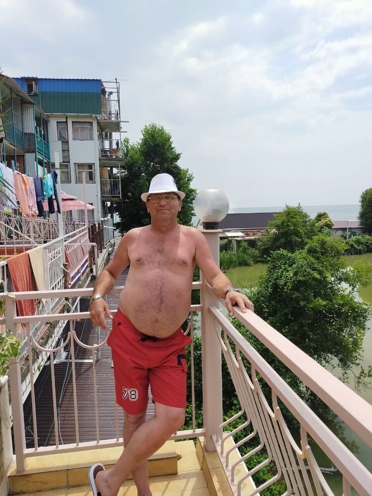  36645317  Vladimir, 56 ,    