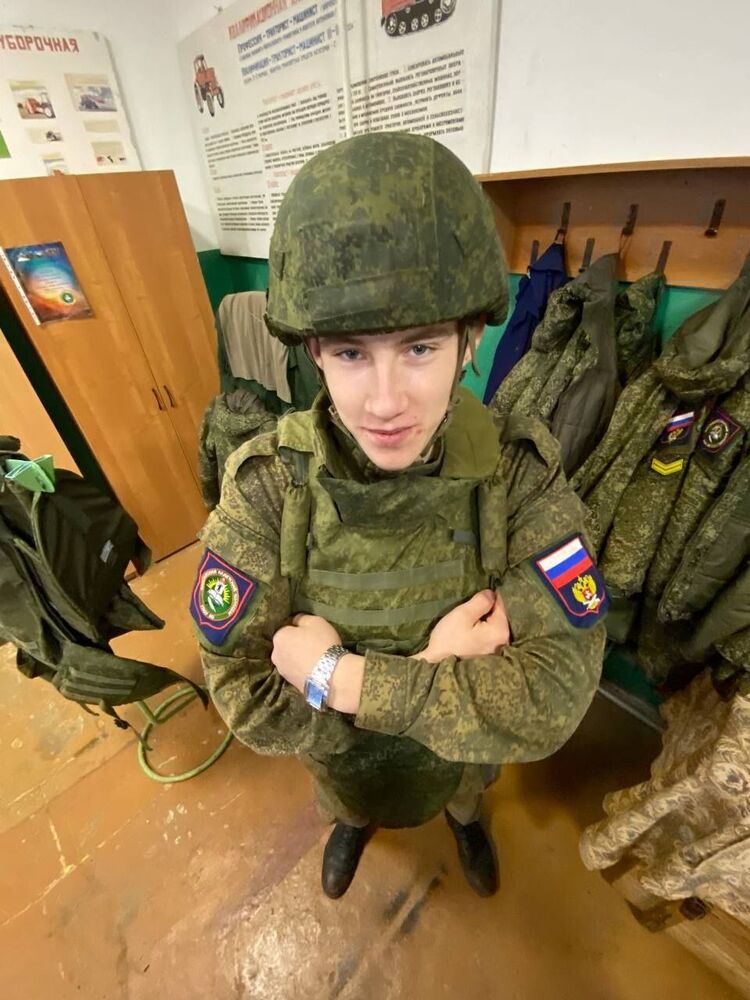  39768977  Stepan, 20 ,    