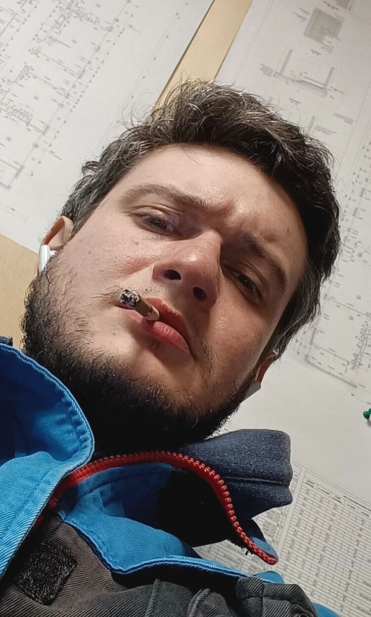  53970427  Dato, 31 ,    