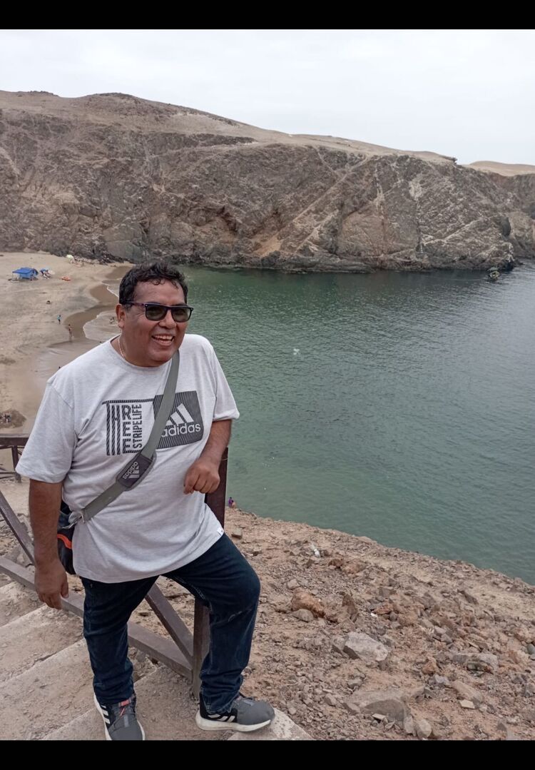  41781617  David, 55 ,    