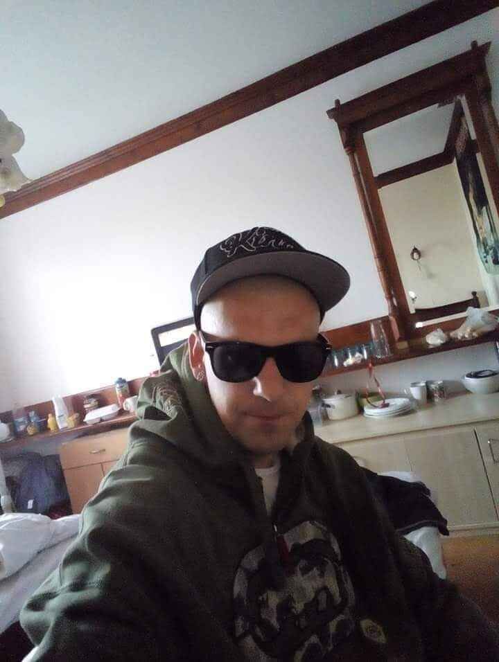  Praha,   Peter, 32 ,   ,   