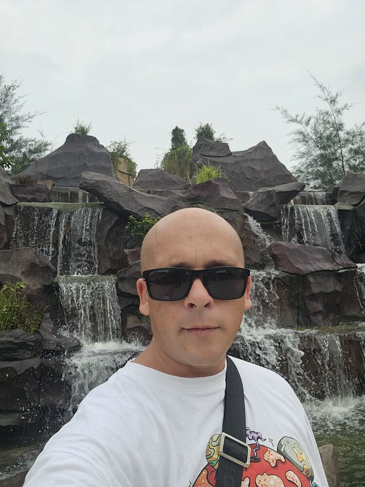 ,   Vladimir, 42 ,   ,   