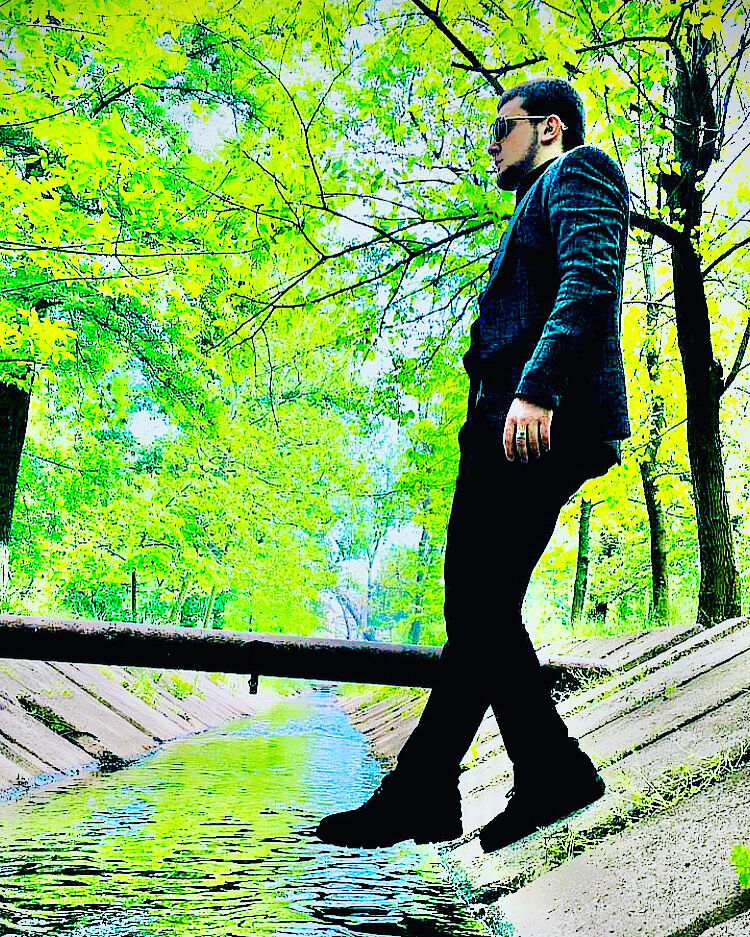  33244527  ISIK, 22 ,    