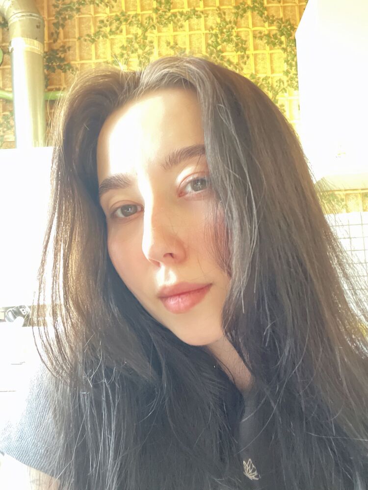  ,   Viktoria, 21 ,     , c 