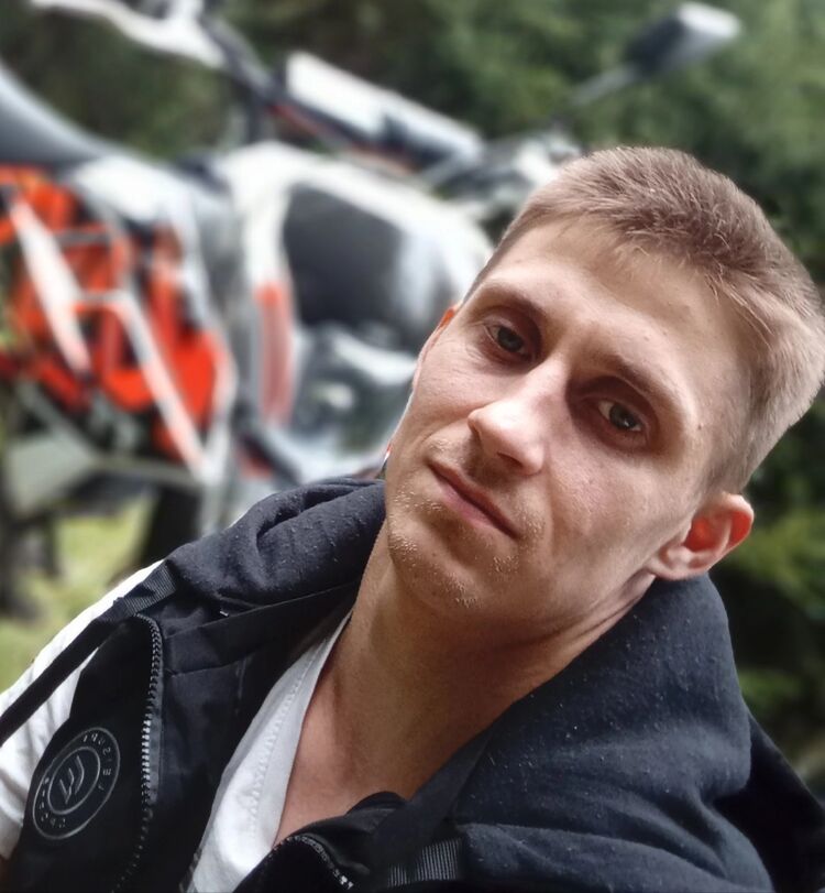  45895817  , 32 ,    