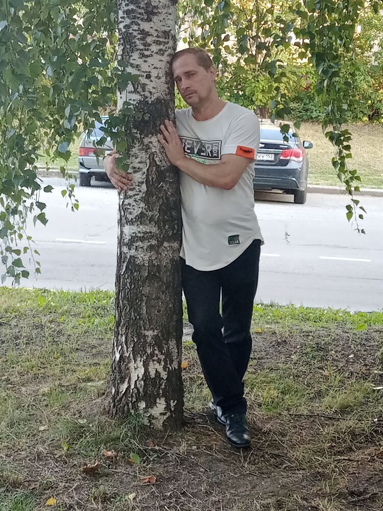  40298337  SERGEI, 44 ,    