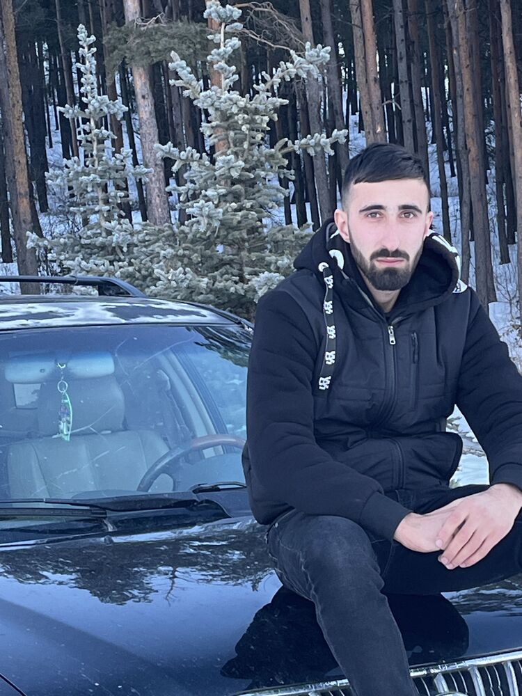  41234127  Narek, 25 ,    