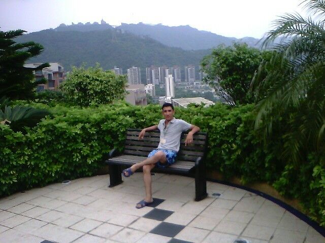  ,   Sultanov, 32 ,   ,   , c 