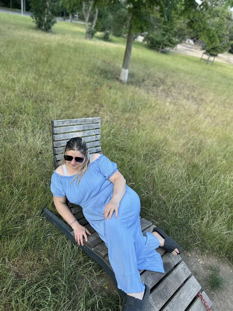  52477867  , 44 ,    Praha