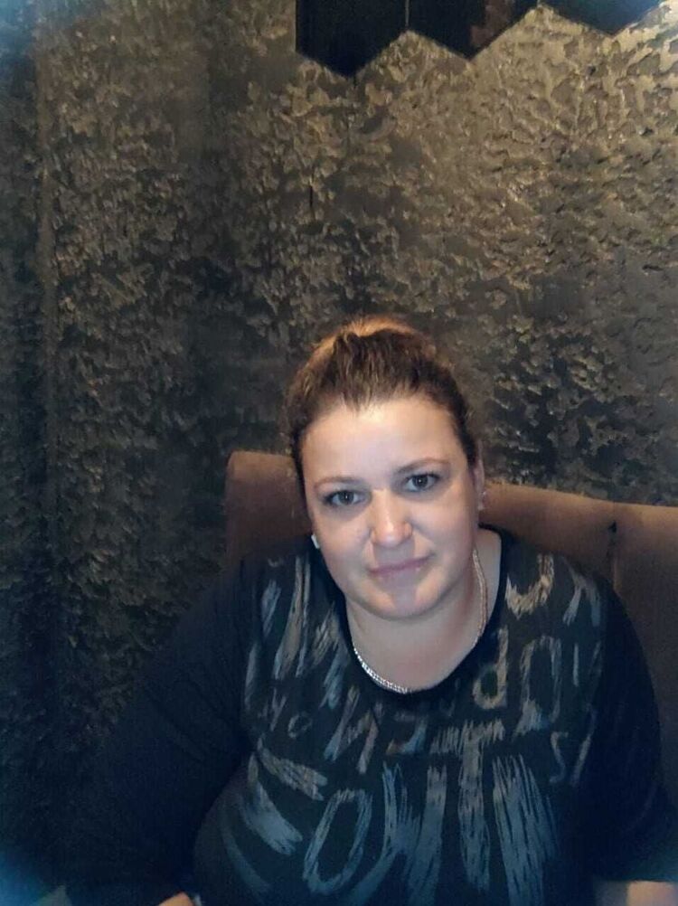  ,   Tanya, 37 ,   