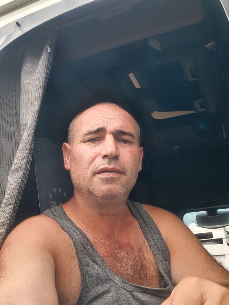  ,   Vitalie, 37 ,   ,   , c 